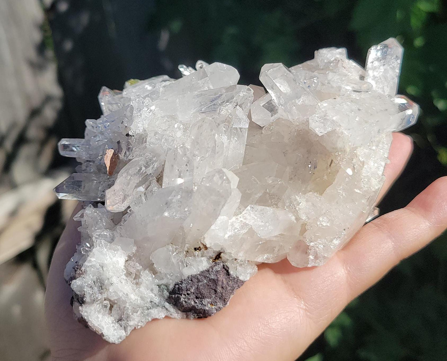 Beautiful large lumarian cluster from Columbia, high quality, with rainbows