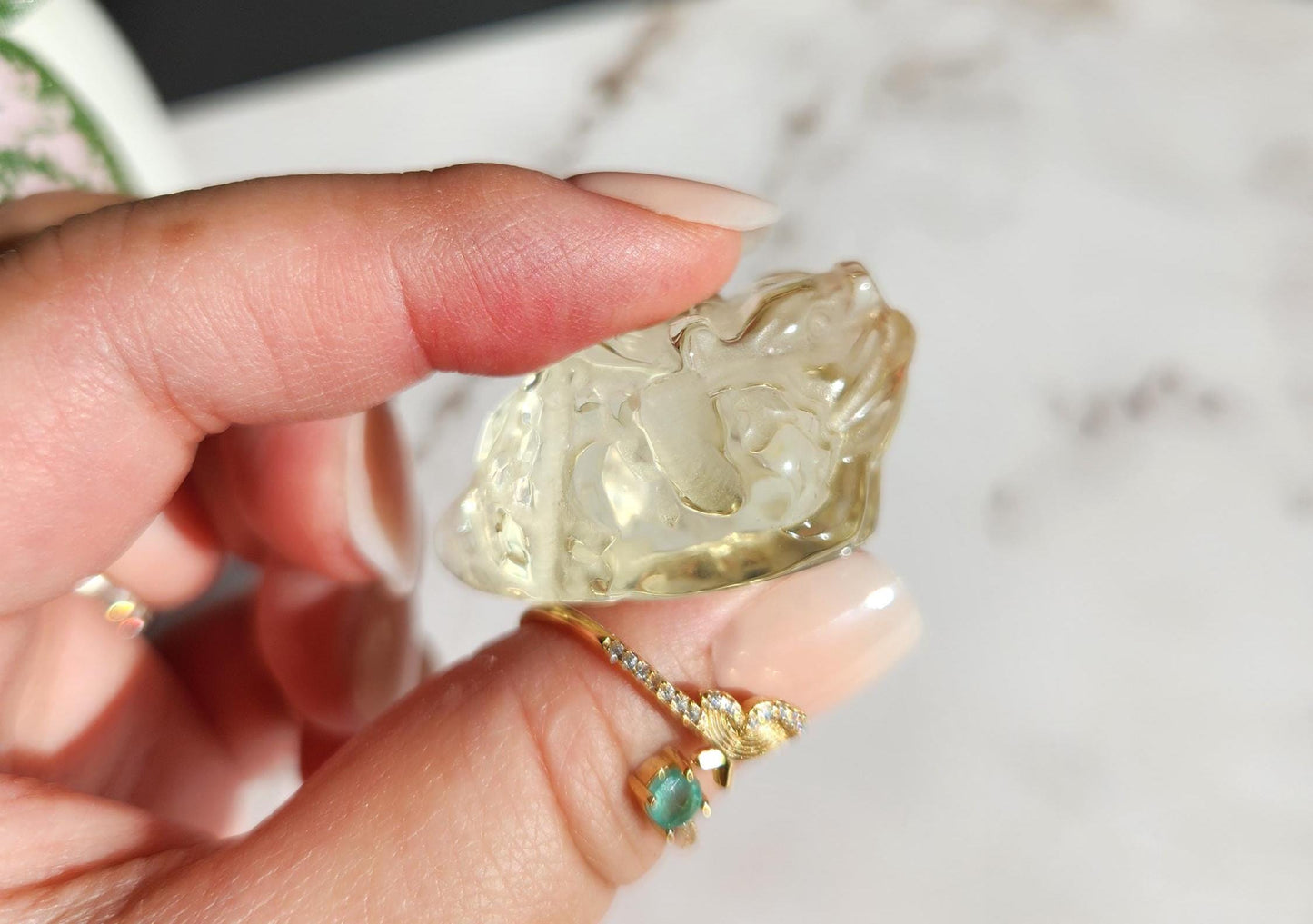 Light citrine money toad carvings, money frog