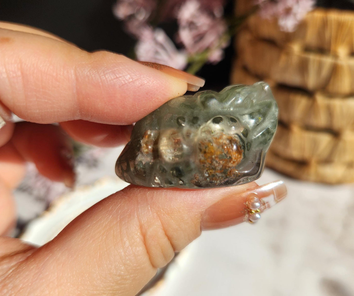 AAA green chlorite with pink garden quartz money toad carvings, money frog