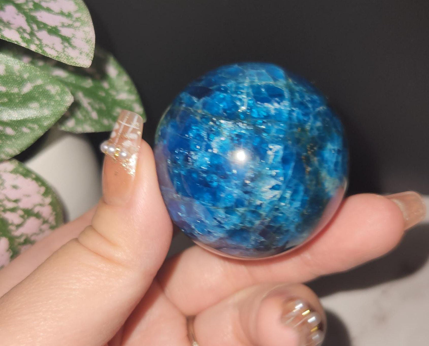 Beautiful natural blue appetite sphere with flash, A, 44.1mm