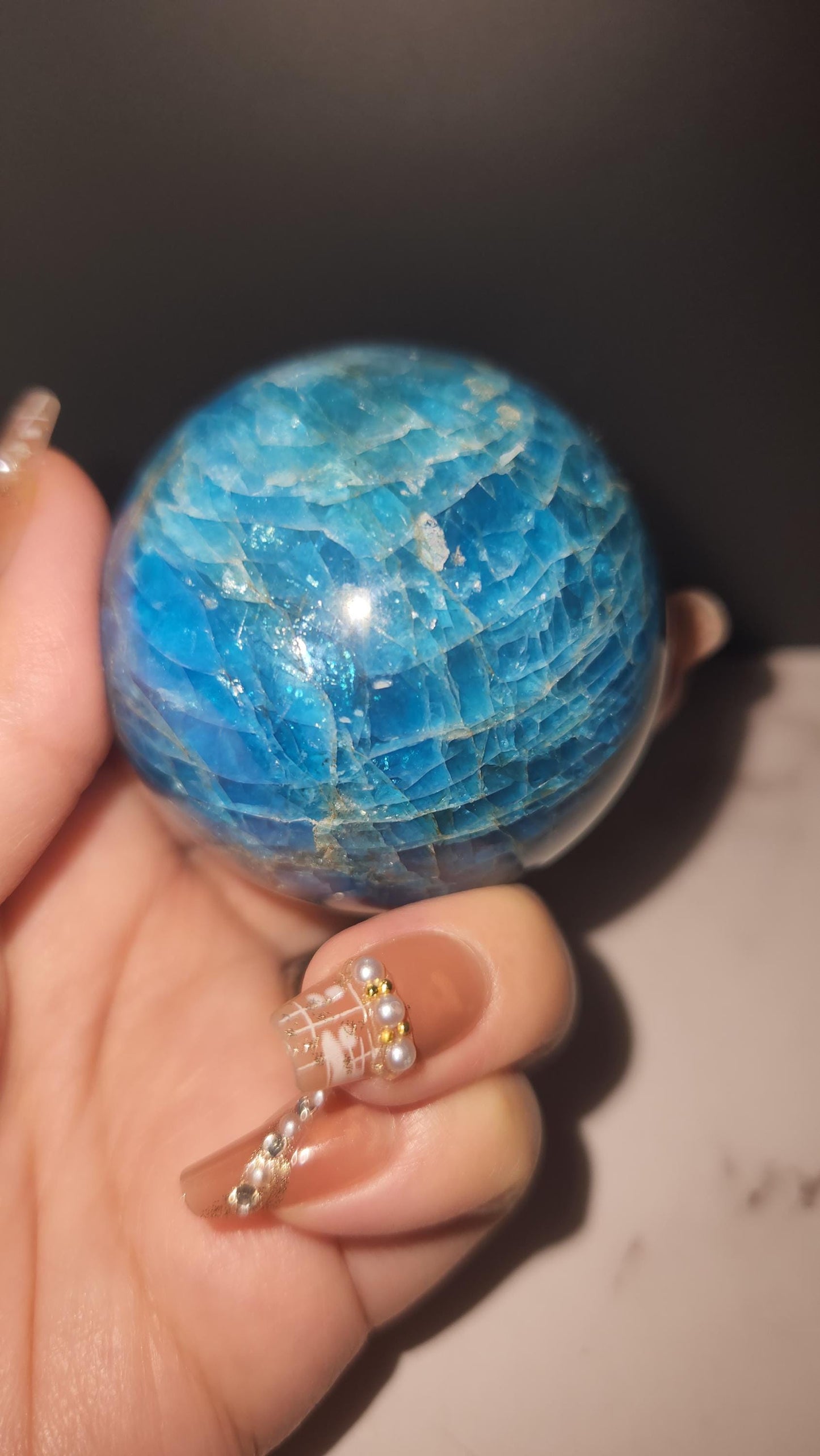 Beautiful natural blue appetite sphere with flash, D