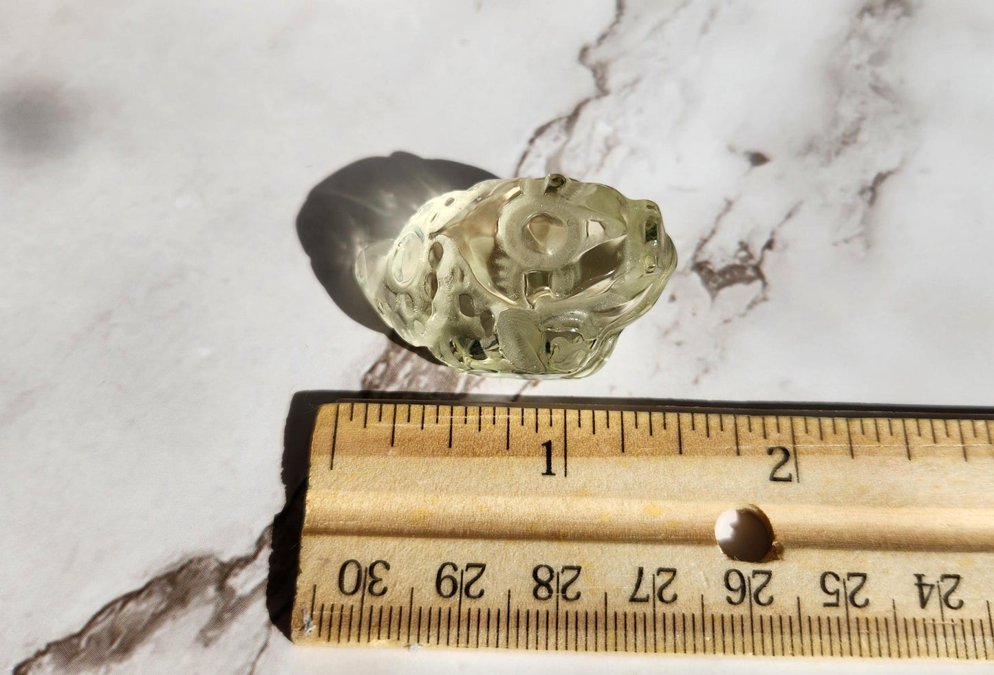 Light citrine money toad carvings, money frog