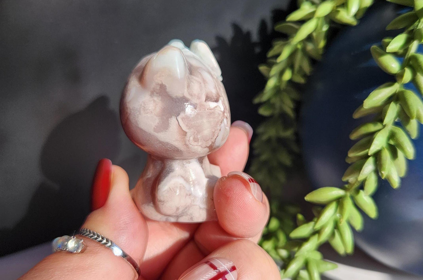 Beautiful green flower agate hello kitty carving, natural