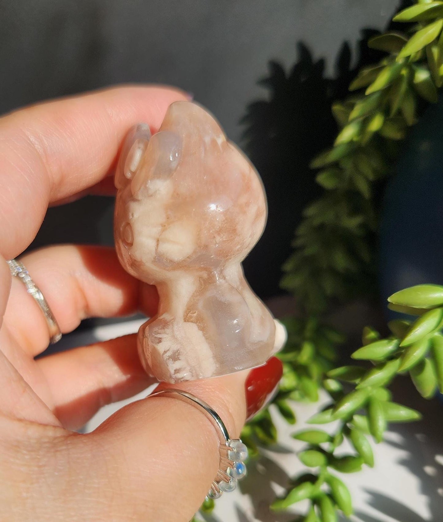 Beautiful flower agate hello kitty carving, natural