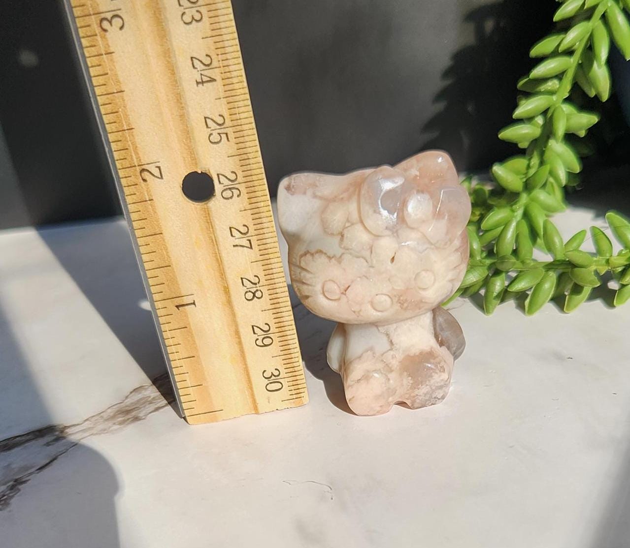 Beautiful flower agate hello kitty carving, natural