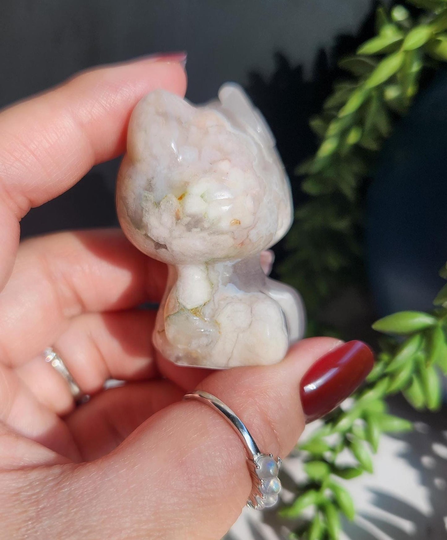 Beautiful flower agate hello kitty carving, natural