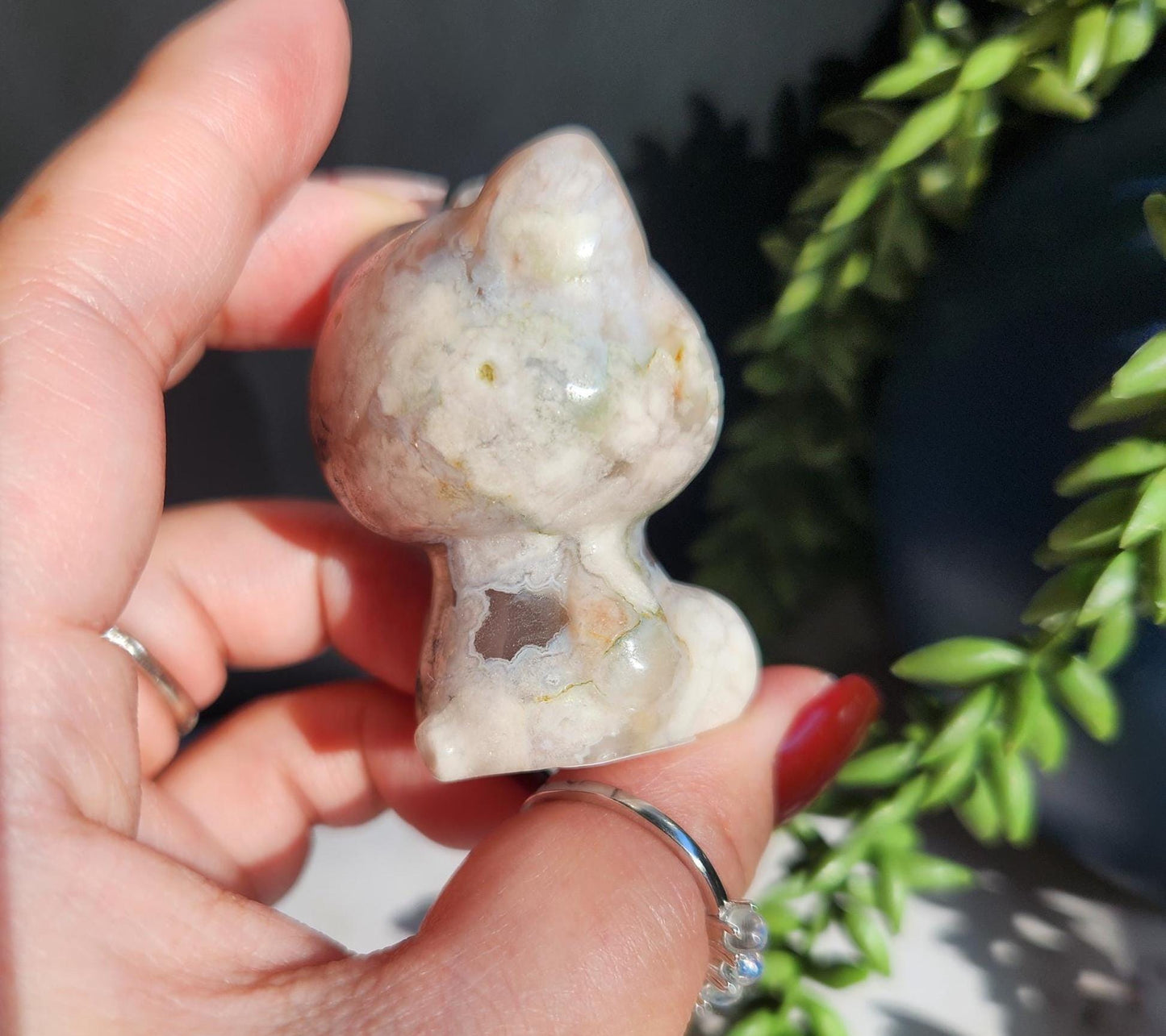 Beautiful flower agate hello kitty carving, natural
