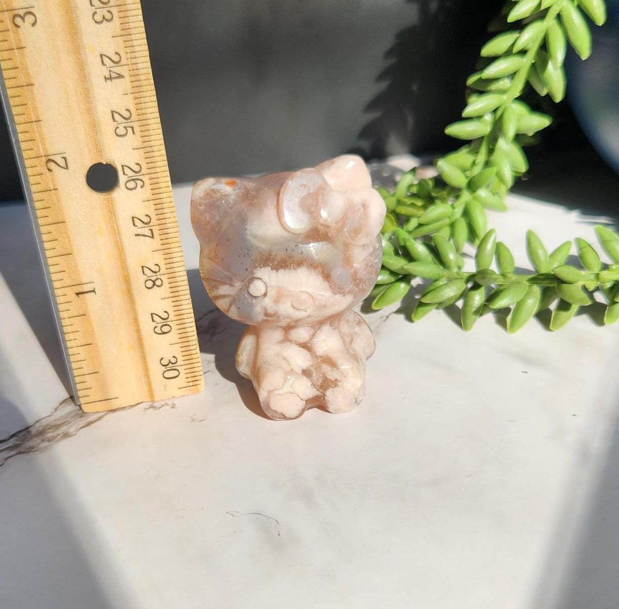 Beautiful flower agate hello kitty carving, natural