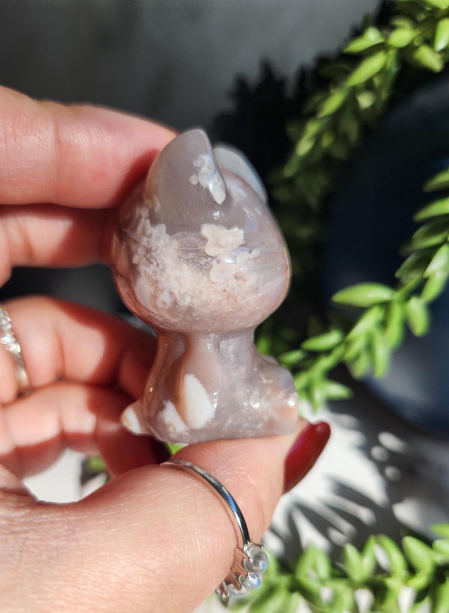Beautiful flower agate hello kitty carving, natural
