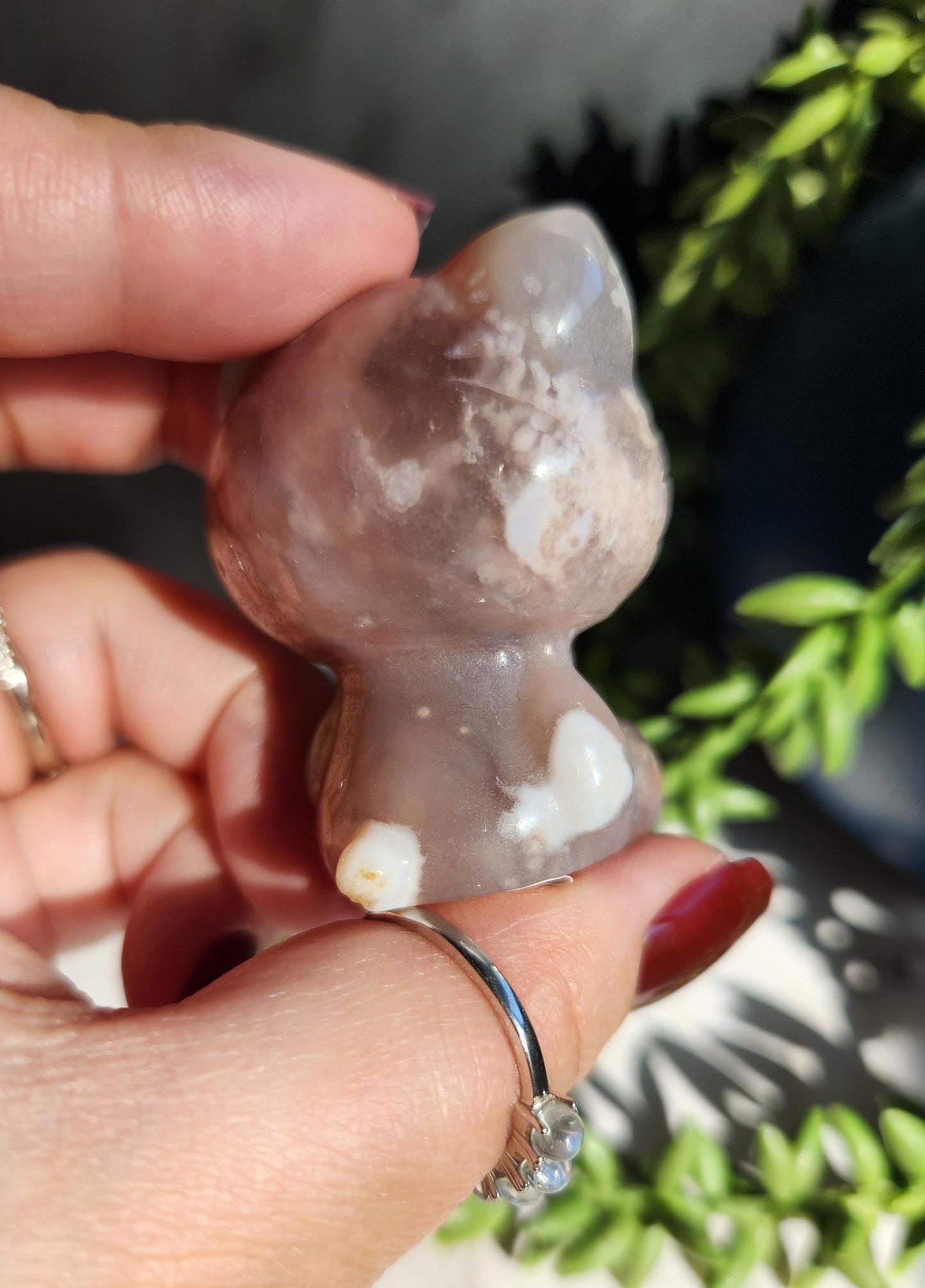 Beautiful flower agate hello kitty carving, natural