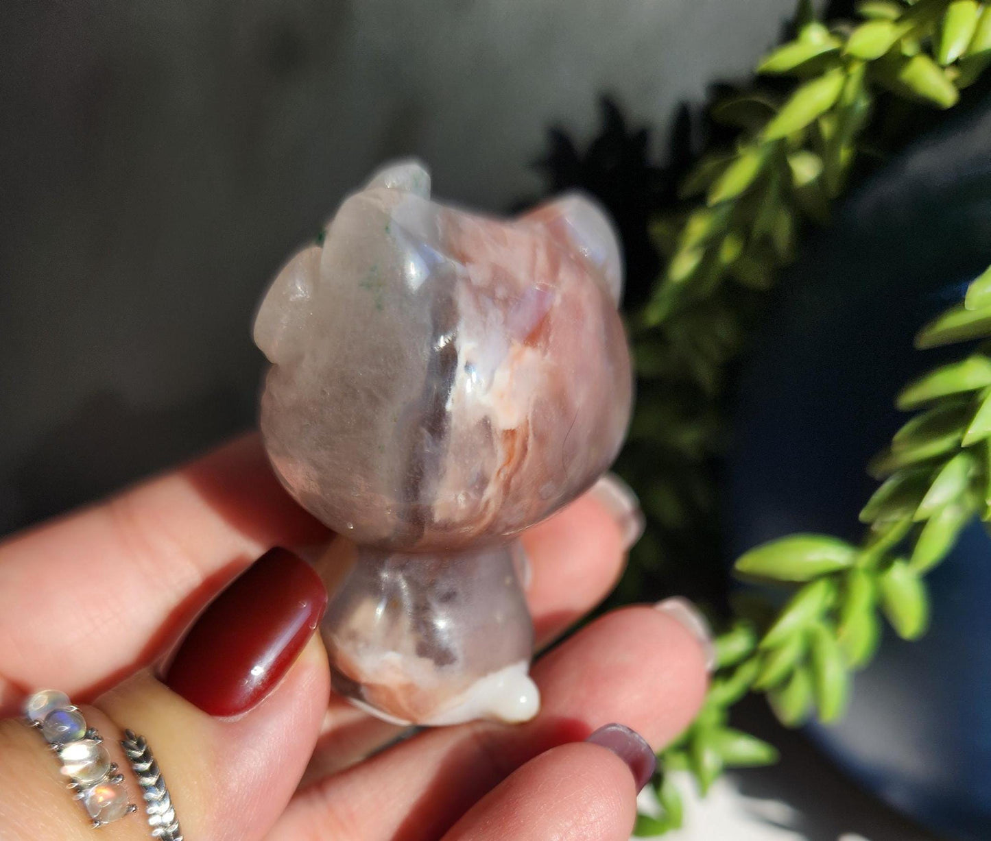 Beautiful flower agate hello kitty carving, natural
