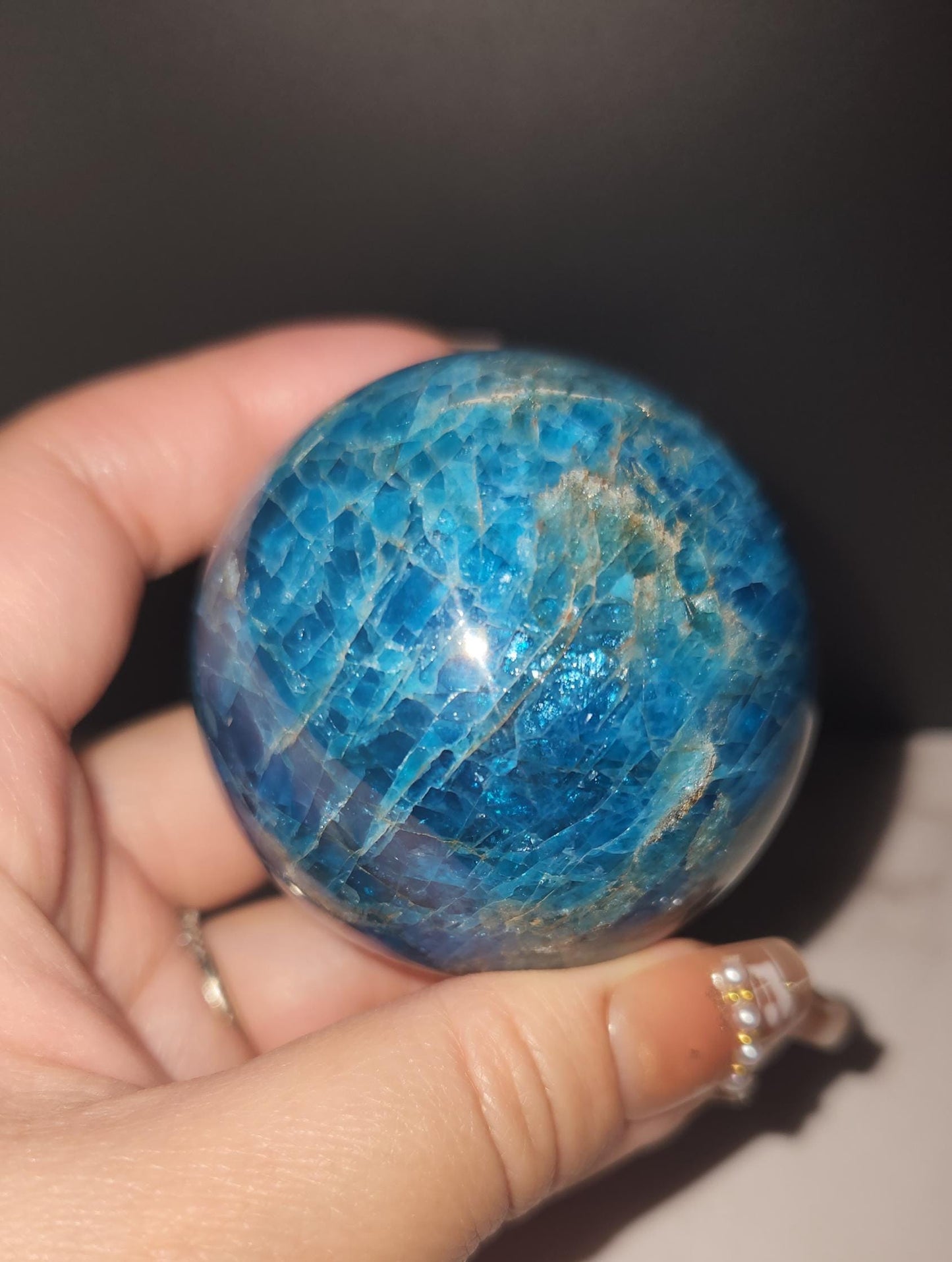 Beautiful natural blue appetite sphere with flash, D