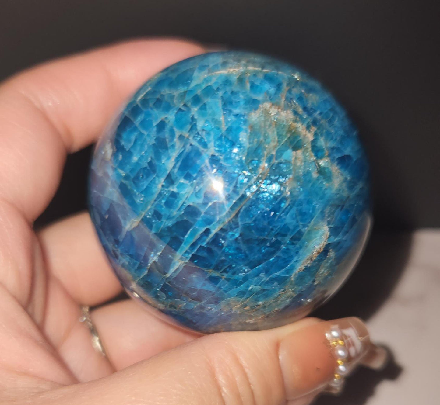 Beautiful natural blue appetite sphere with flash, D