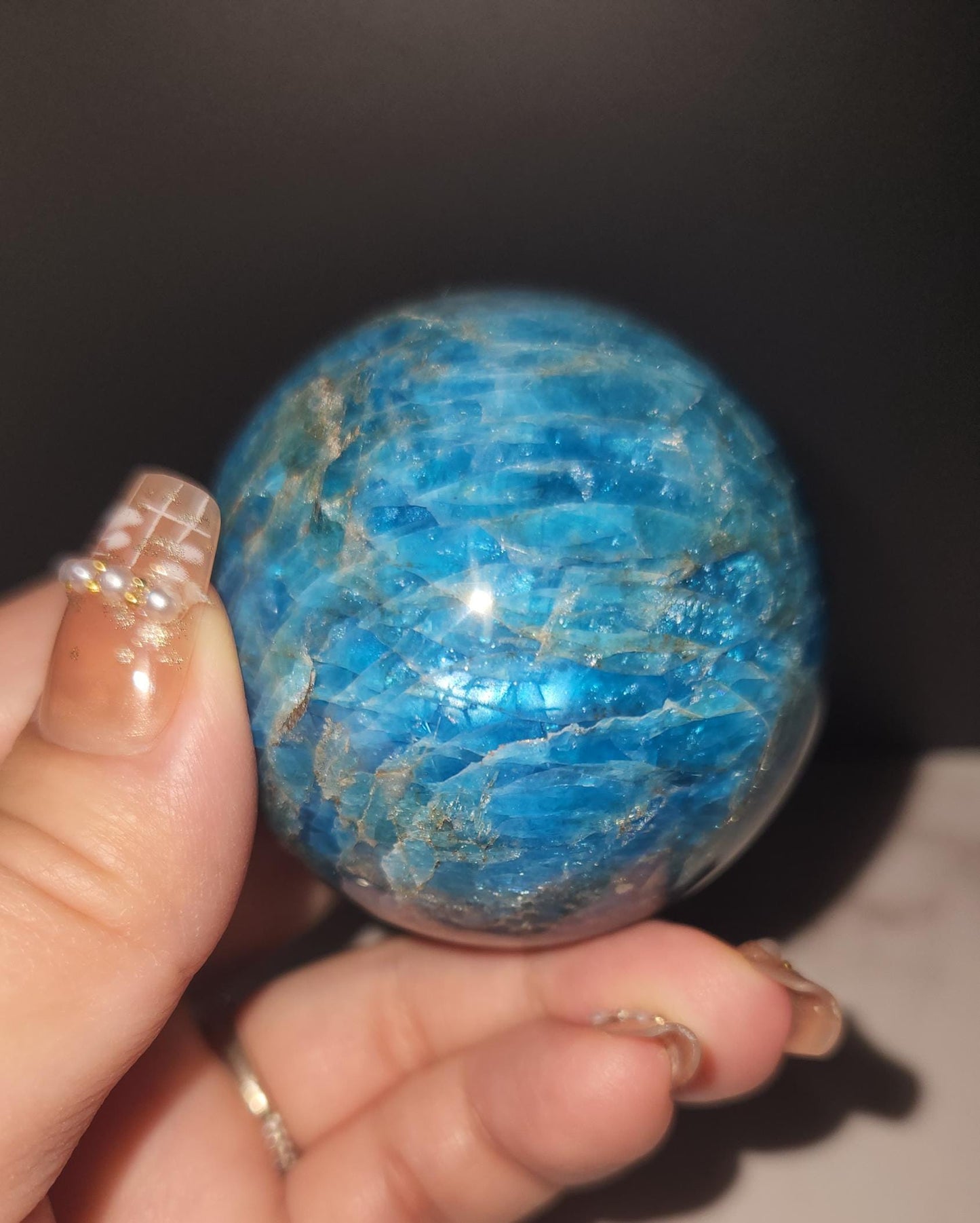 Beautiful natural blue appetite sphere with flash, D