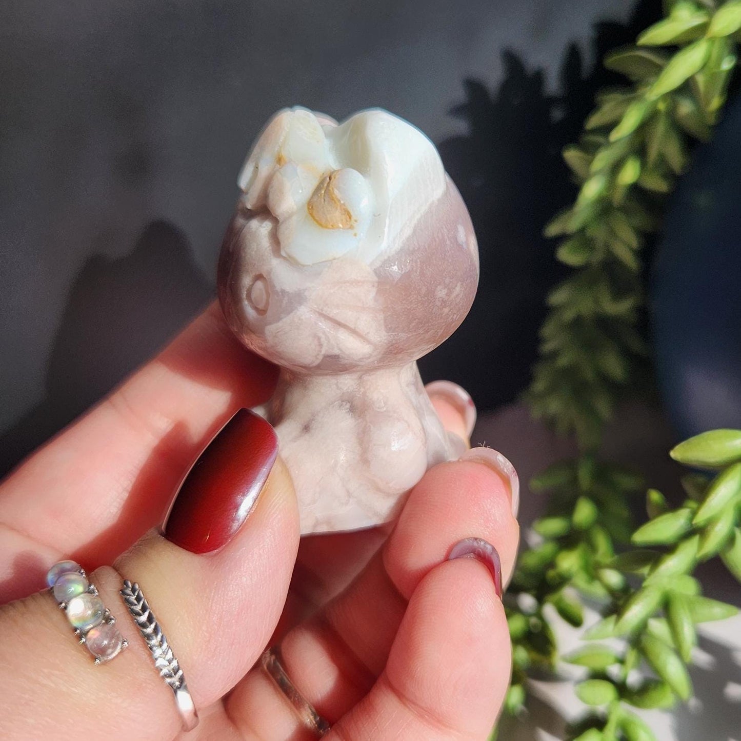 Beautiful green flower agate hello kitty carving, natural