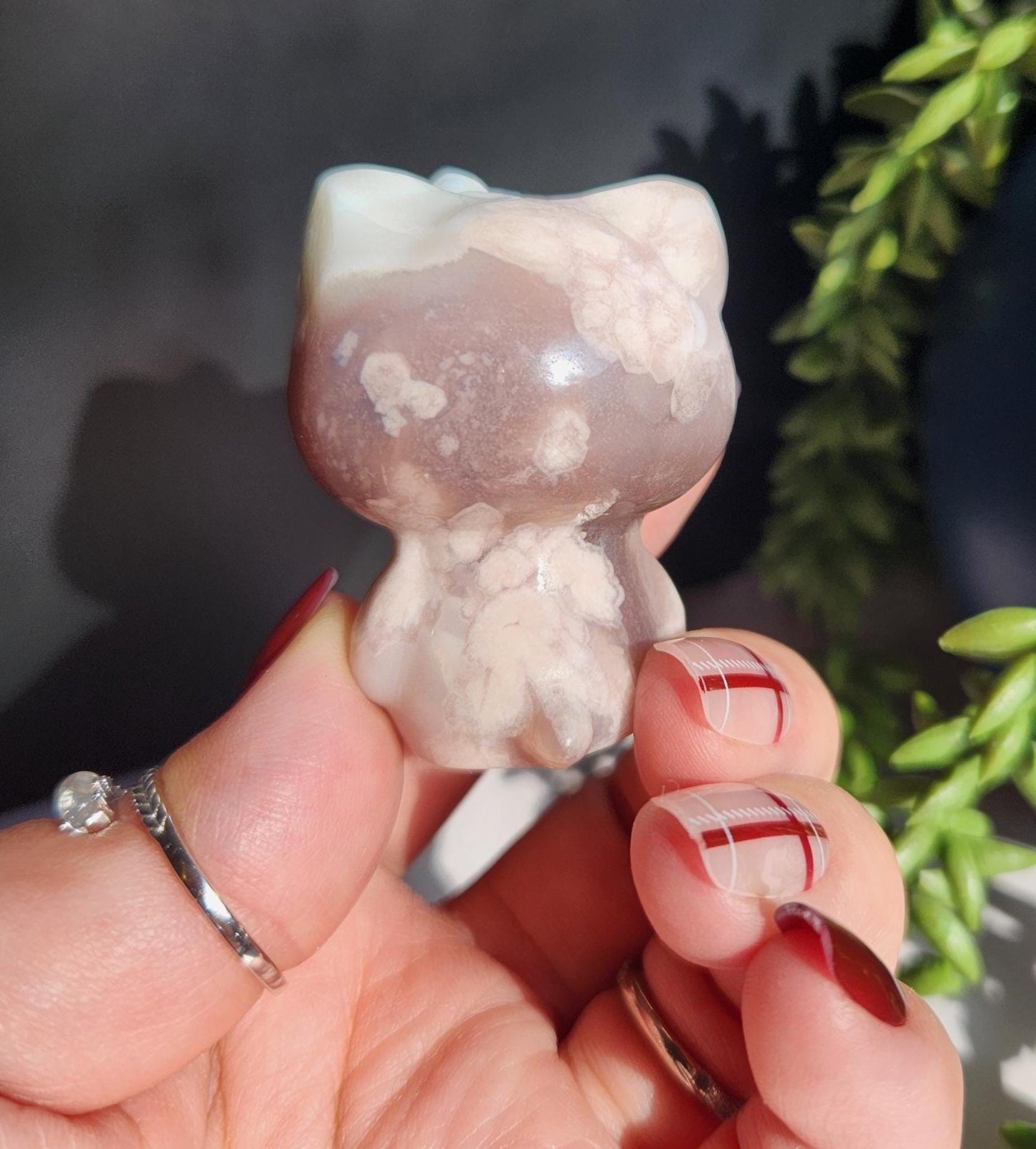 Beautiful green flower agate hello kitty carving, natural