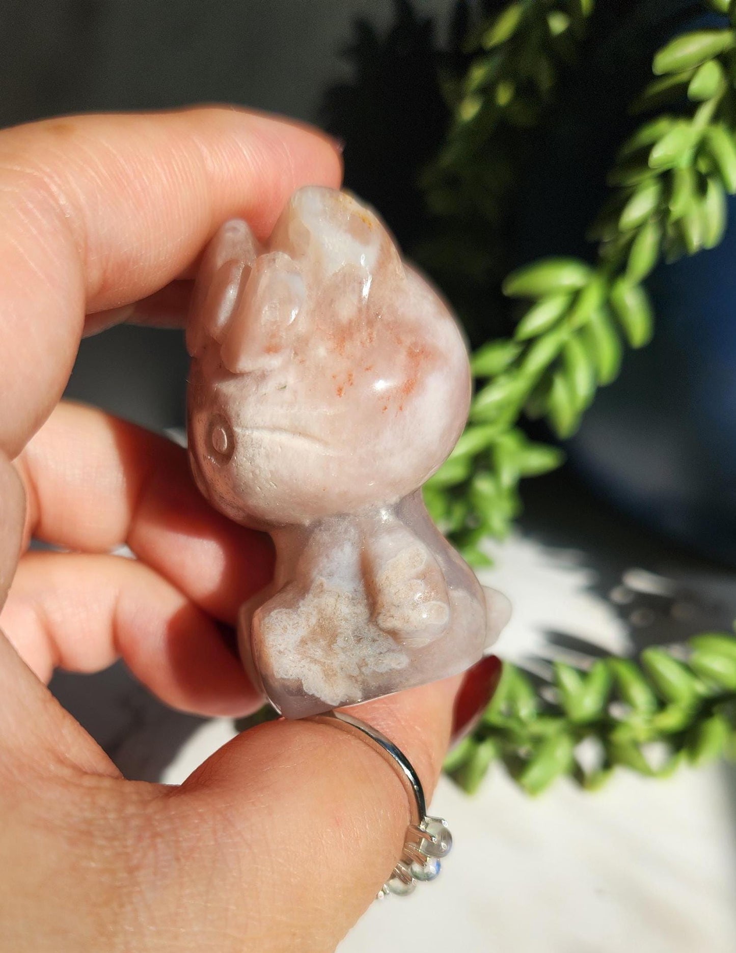 Beautiful flower agate hello kitty carving, natural