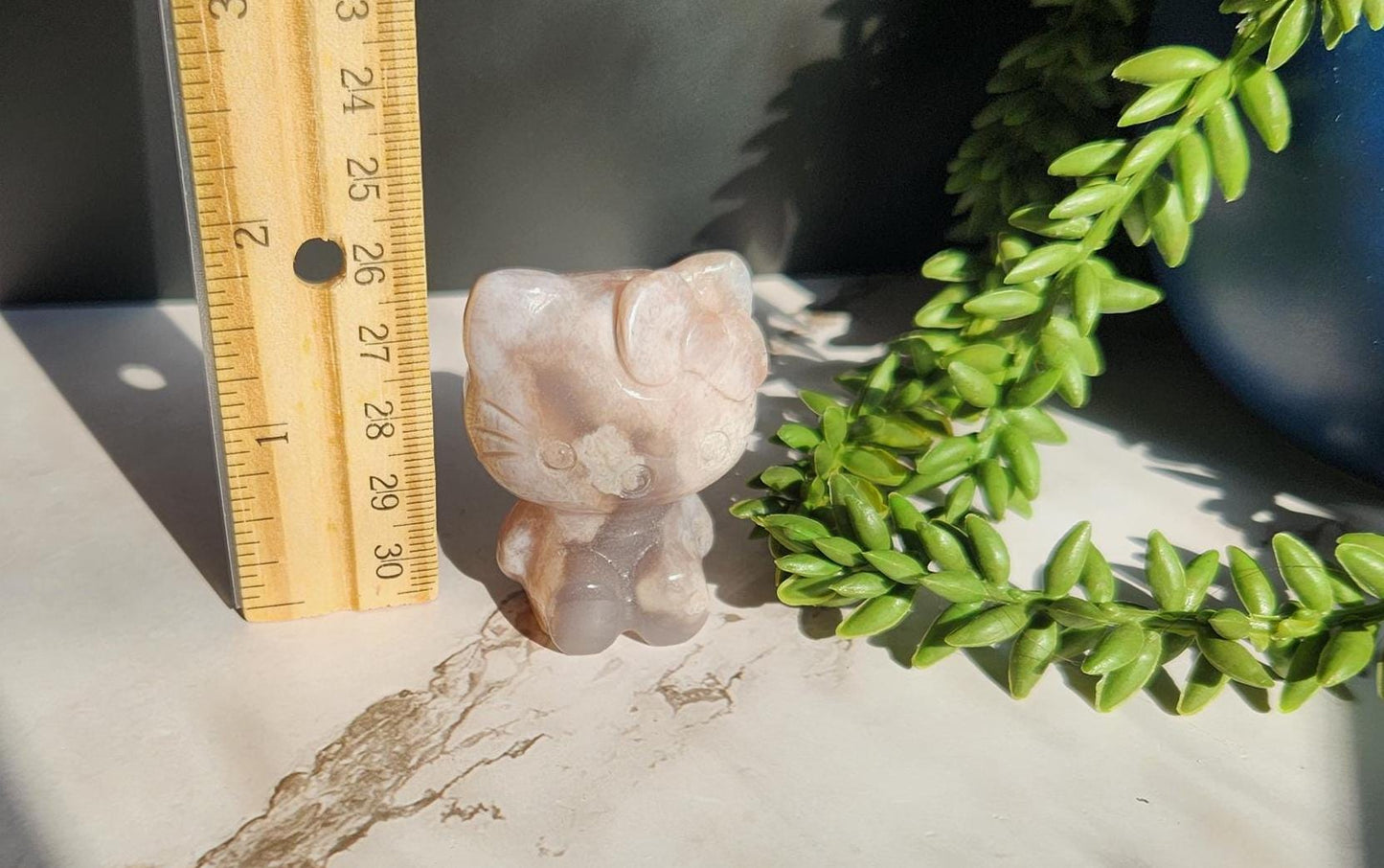 Beautiful flower agate hello kitty carving, natural