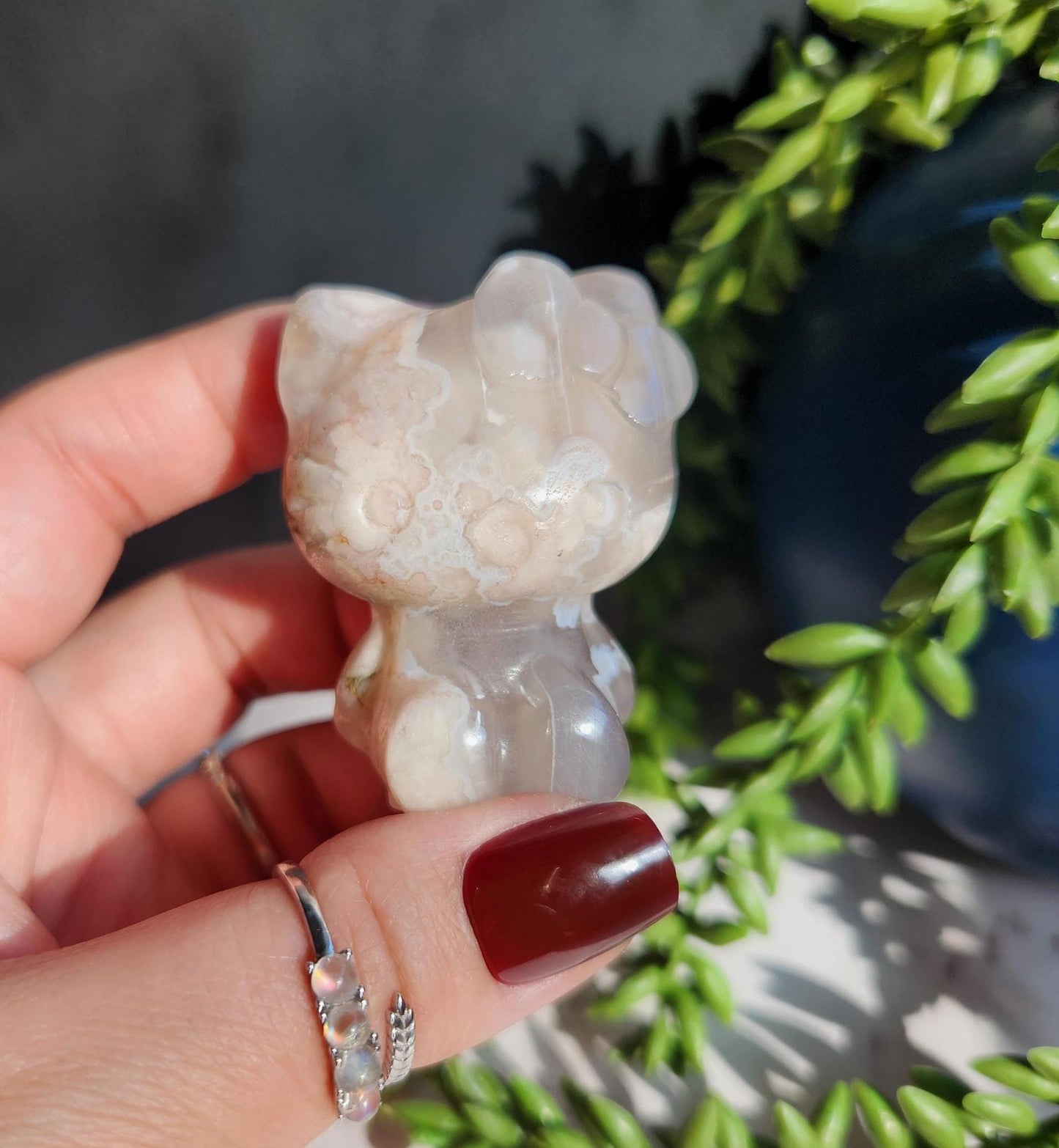 Beautiful flower agate hello kitty carving, natural