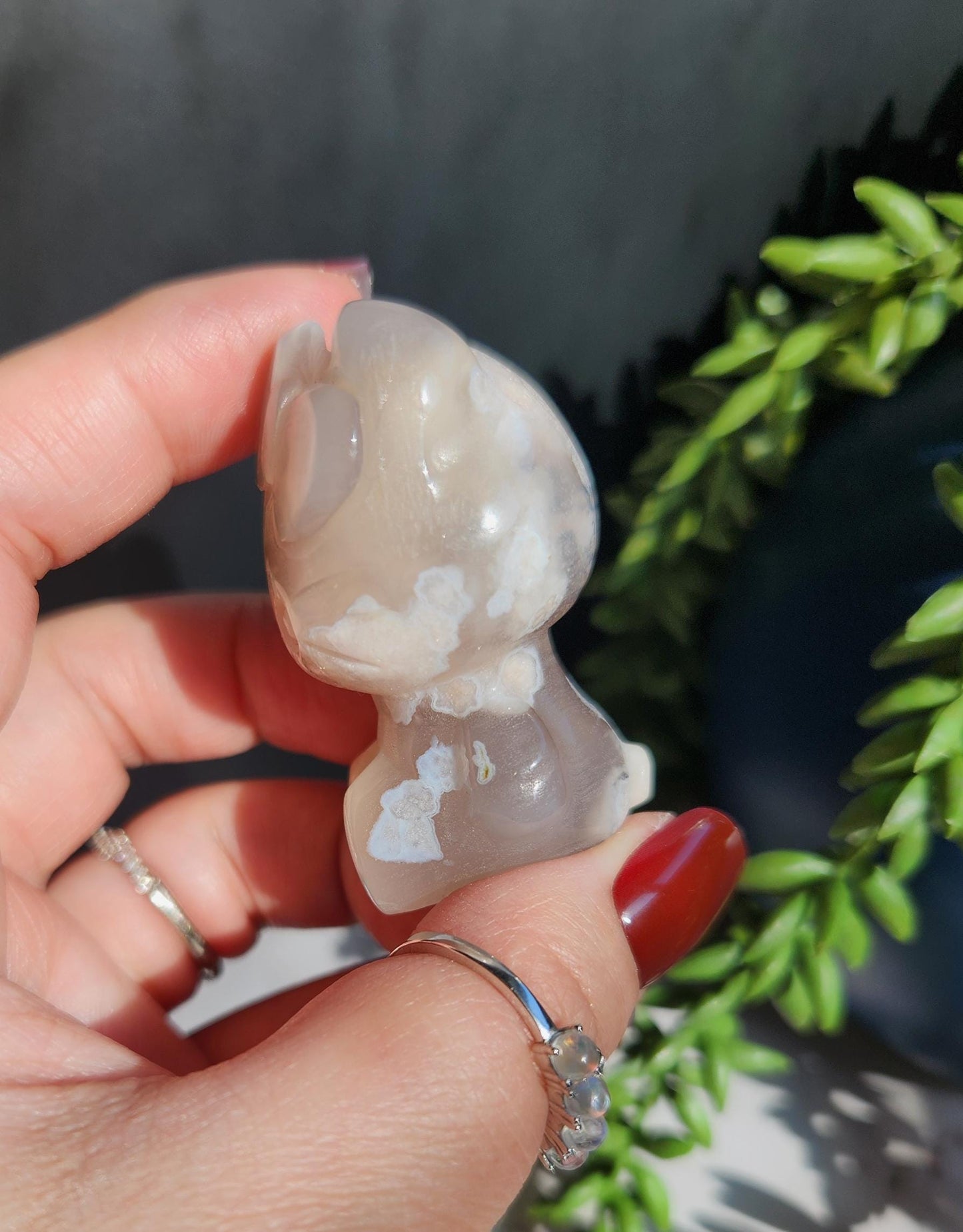 Beautiful flower agate hello kitty carving, natural