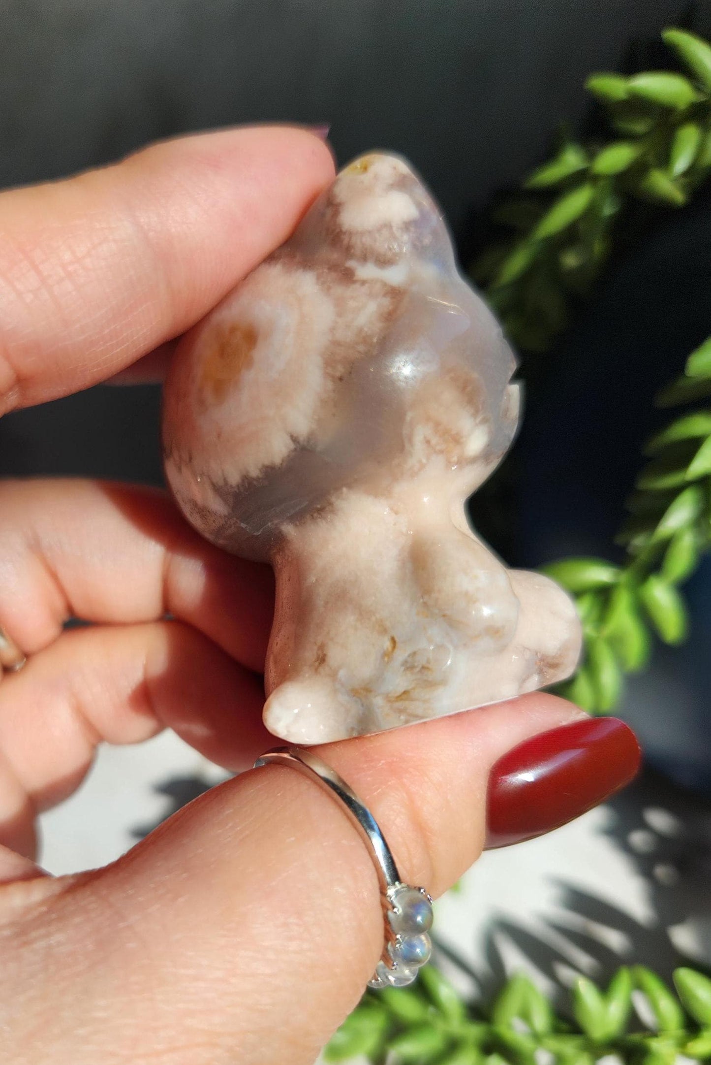 Beautiful flower agate hello kitty carving, natural
