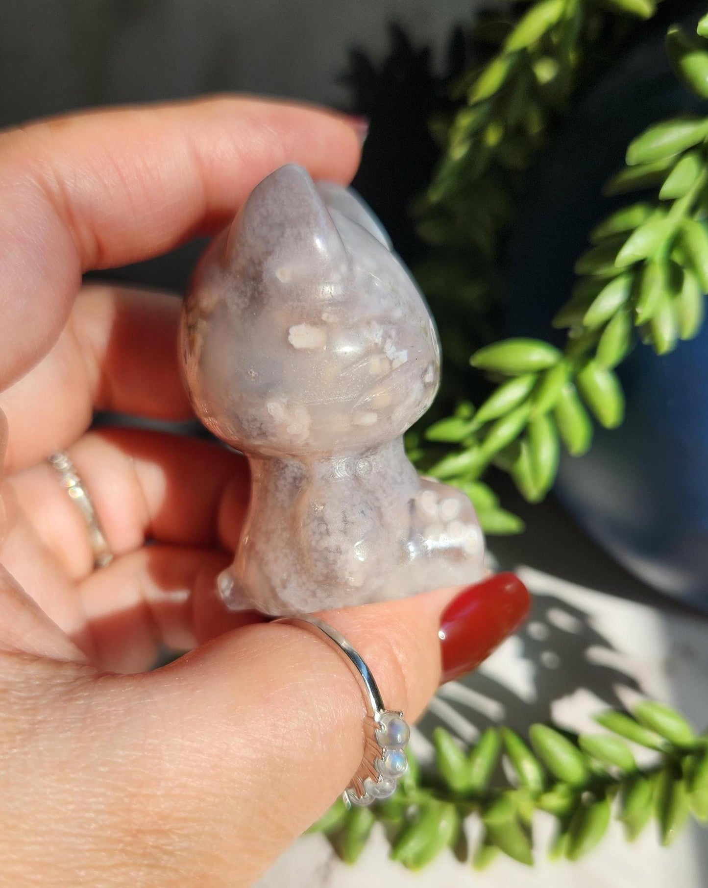 Beautiful flower agate hello kitty carving, natural