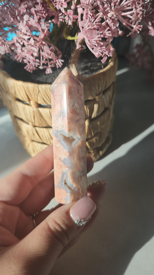 Pretty pink agate tower with sparkly druzy