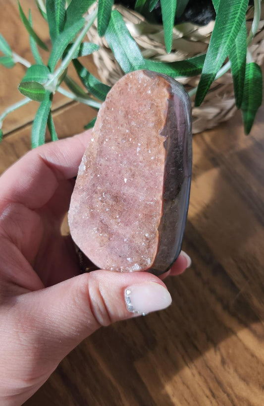 Peachy pink rainbow amethyst with quartz and a beautiful layer of blue agate, cut base, Uruguay amethyst, natural color
