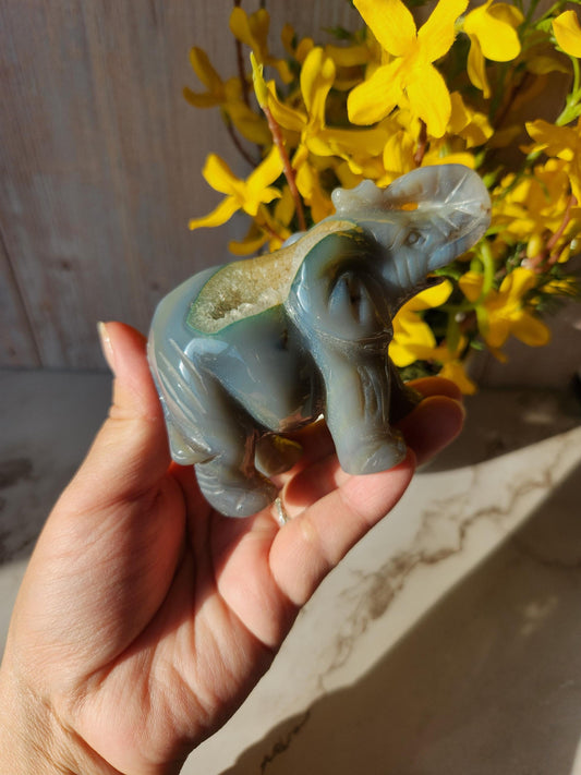 Beautiful hand carved elephant, dark blue gray agate with a sparkly quartz druzy pocket, natural, pretty banding