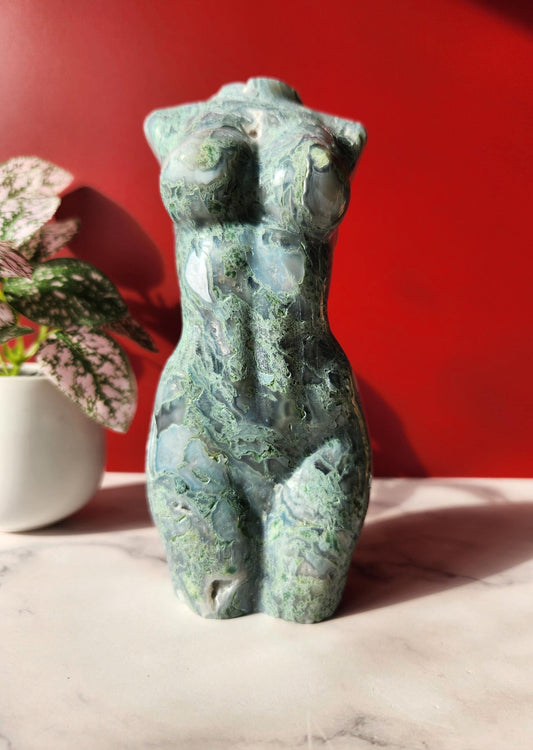 AAA high quality large moss agate lady body carving with druzy quartz pocket, goddess body, home decor