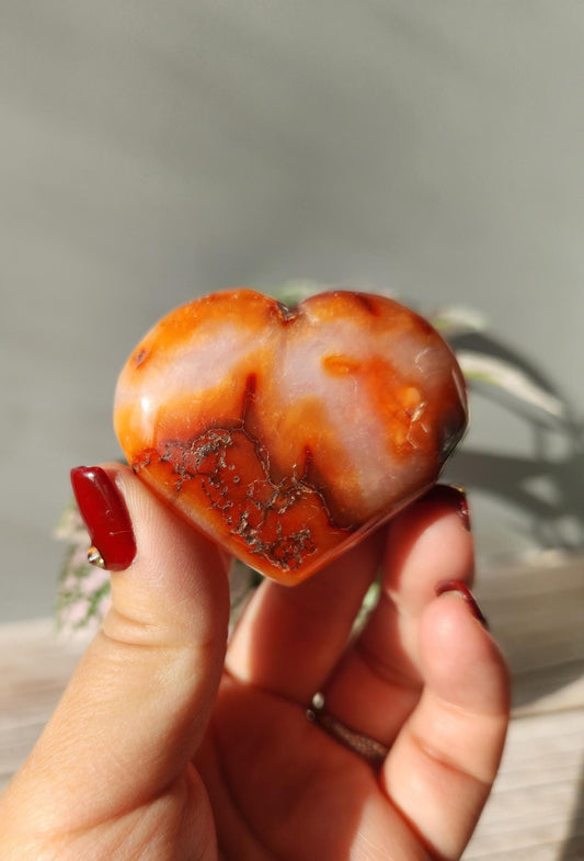 Beautiful carnelian heart carving from Madagascar with pretty patterns, natural