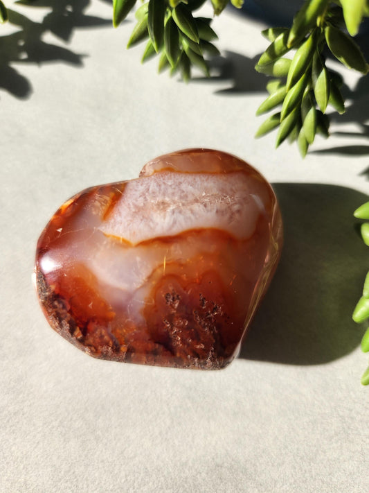 Gorgeous carnelian with brown moss heart carving from Madagascar, has quartz and pretty patterns, natural carnelian