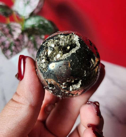 High quality druzy pyrite sphere from Peru, druzy with cubic formations