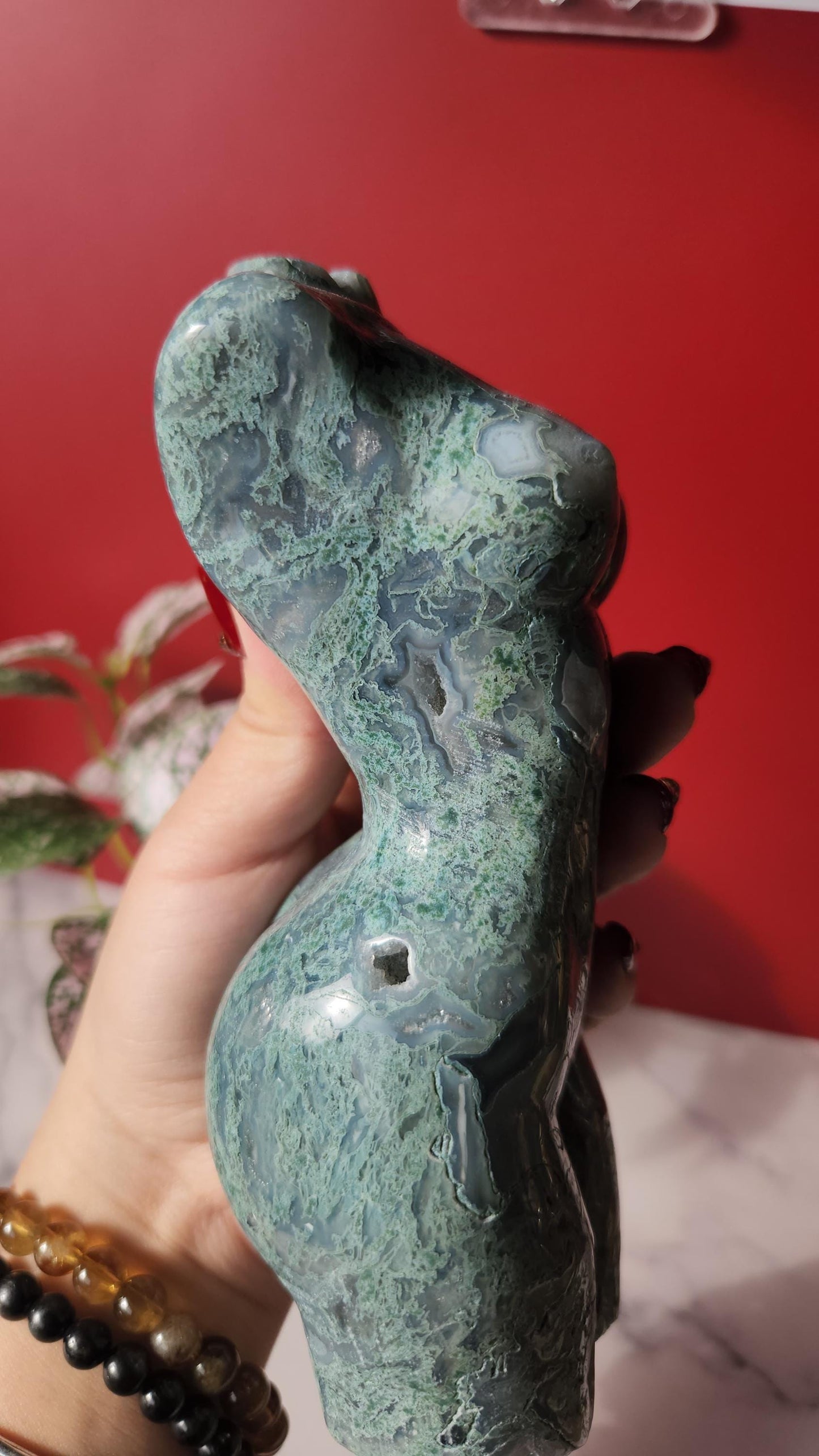 AAA high quality large moss agate lady body carving with druzy quartz pocket, goddess body, home decor