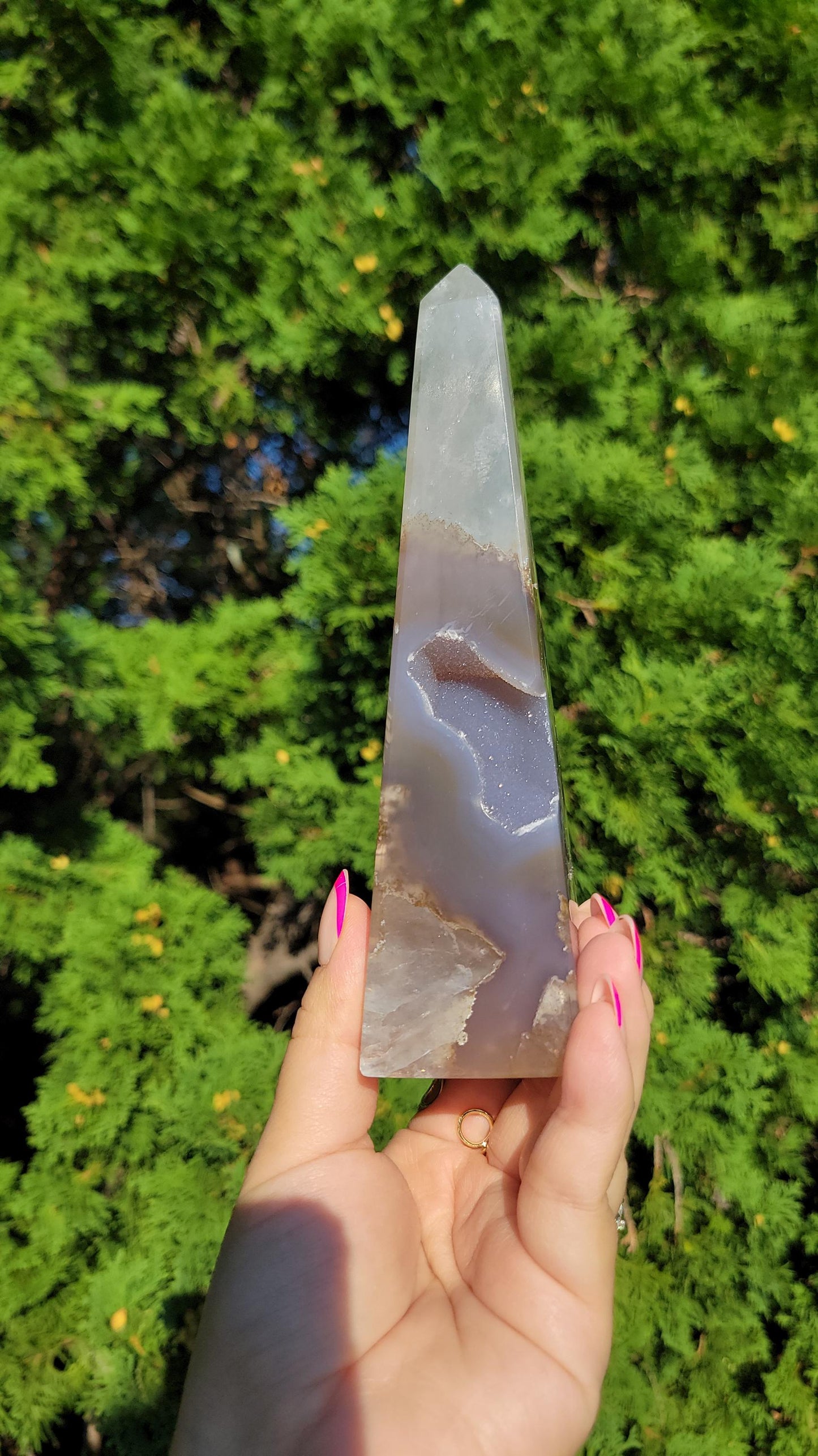 Amazing high quality druzy agate obelisk from Brazil with quartz