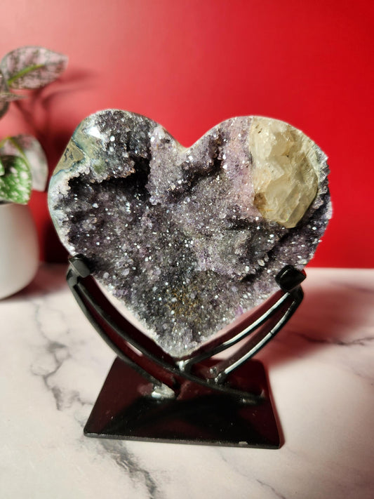 Beautiful natural amethyst heart with amazing rainbow calcite from Brazil, custom stand is included