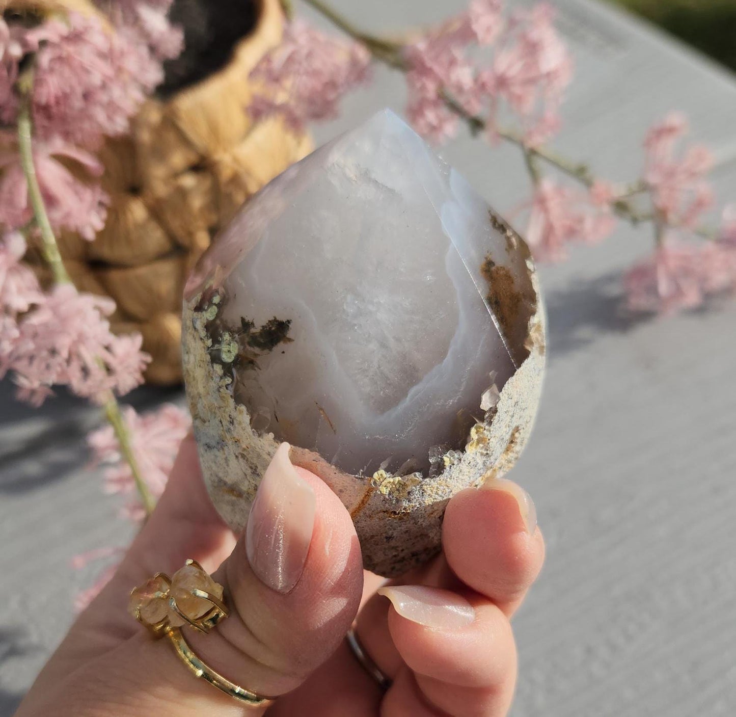 Amazing half polish agate point with quartz,  natural light agate, pretty banding, from Brazil