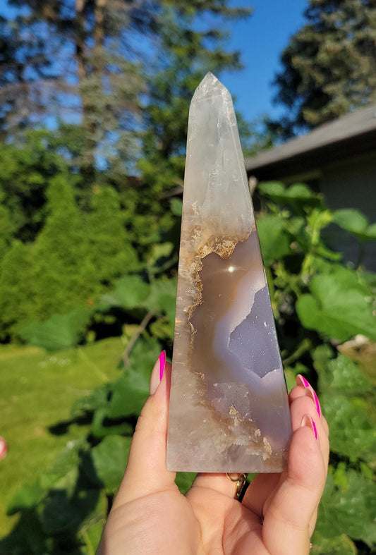 Beautiful high quality agate obelisk with sparkly druzy and quartz  from Brazil
