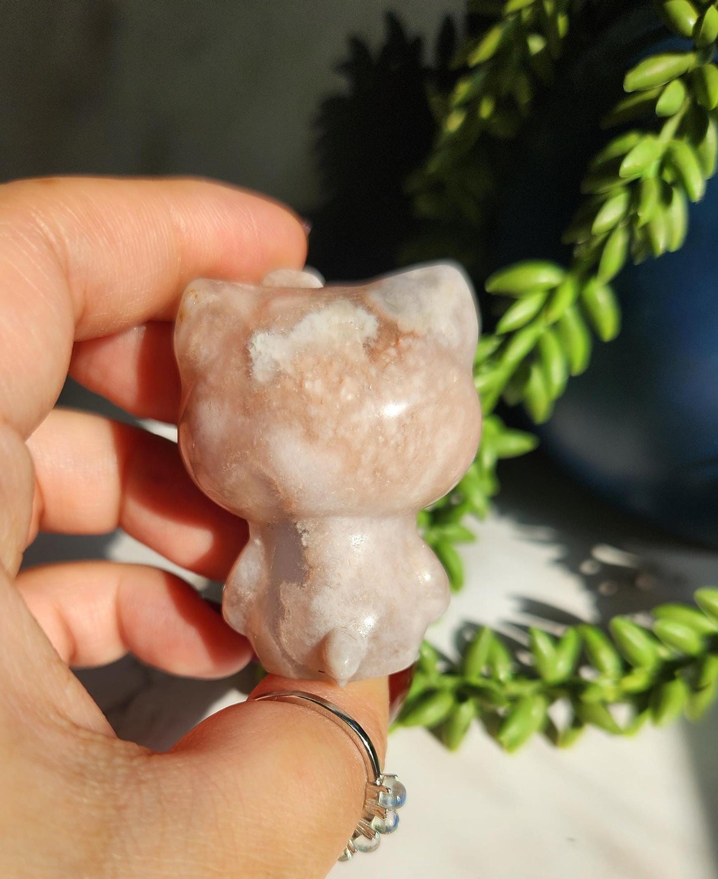 Beautiful flower agate hello kitty carving, natural