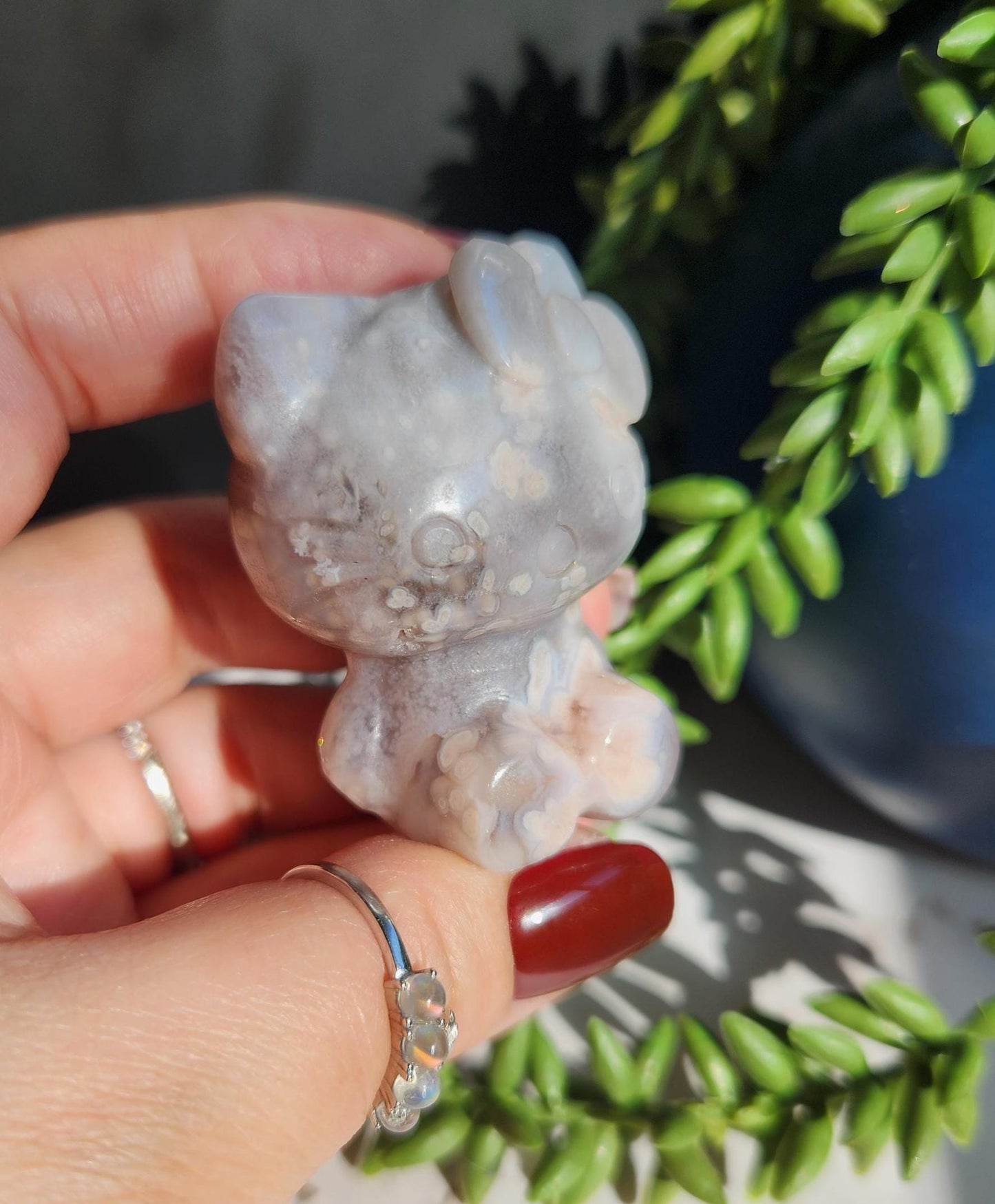 Beautiful flower agate hello kitty carving, natural