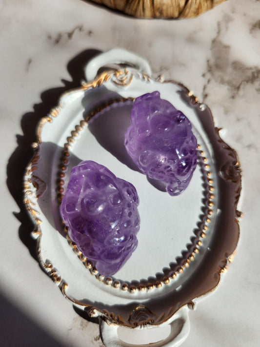 AAA Amethyst money toad carvings, money frog