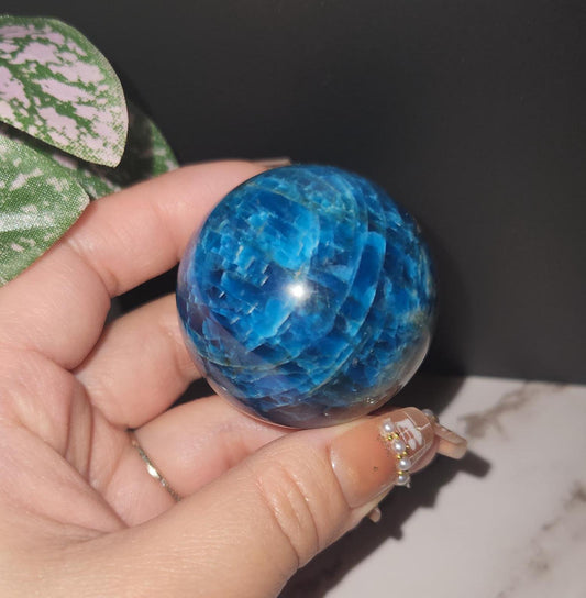 Beautiful natural blue appetite sphere with flash, A, 44.1mm
